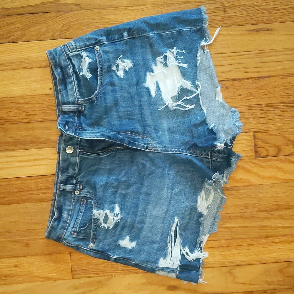 AEO mom short